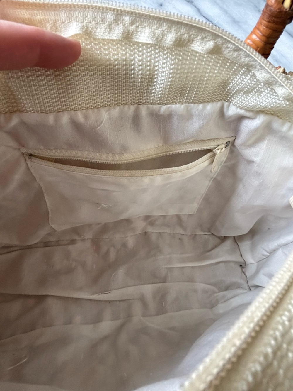 Vintage Straw Tote Handle Bag w Wicker Handles Top Zipper Beaded Handle Detail - Picture 10 of 16